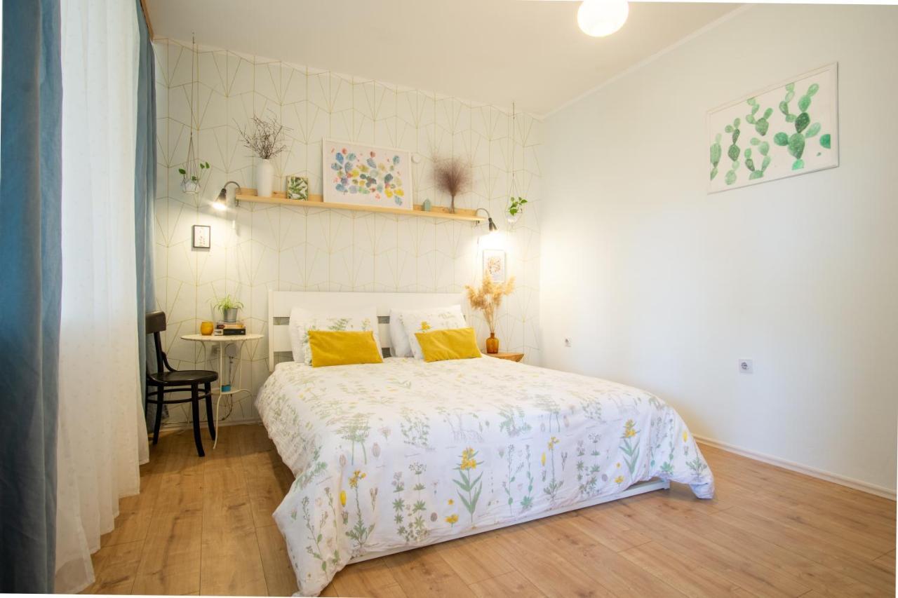 Spacious Apartment By The Sea 8+4 풀라 외부 사진